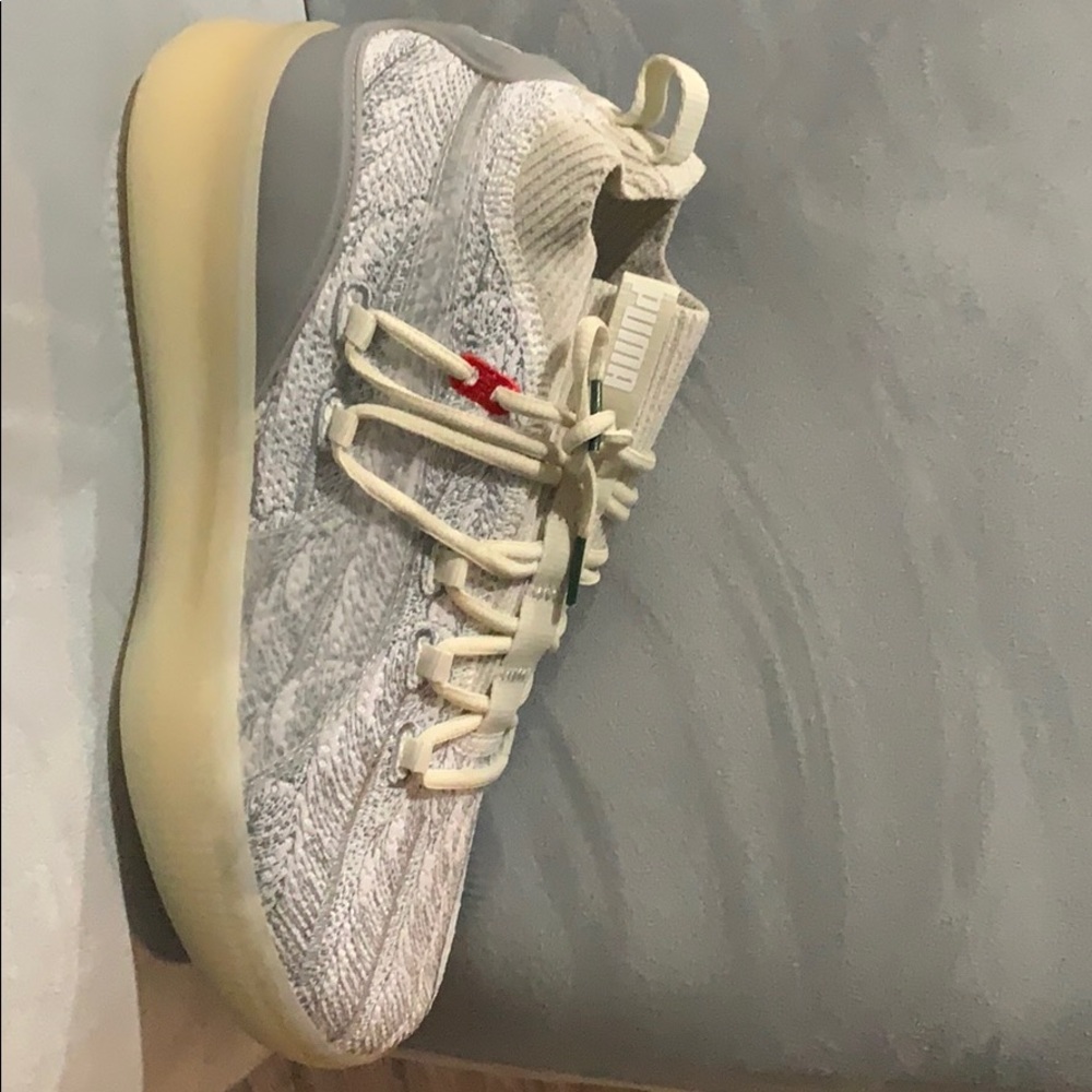 BRAND NEW PUMA CLYDE COURT